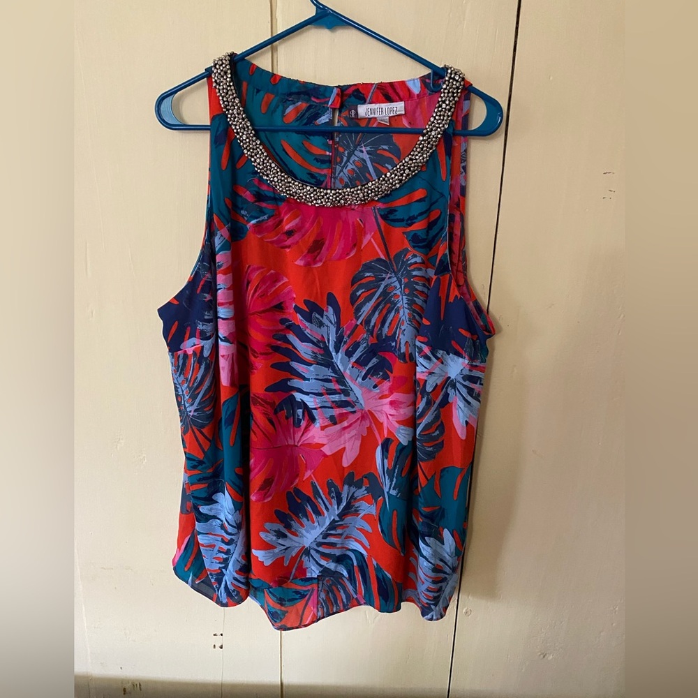 Jennifer Lopez 2x sleeveless top